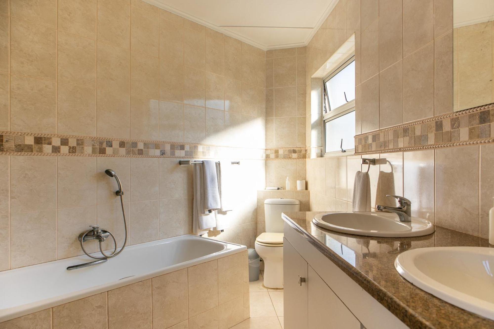 305 Guest House Amanzimtoti Exterior photo